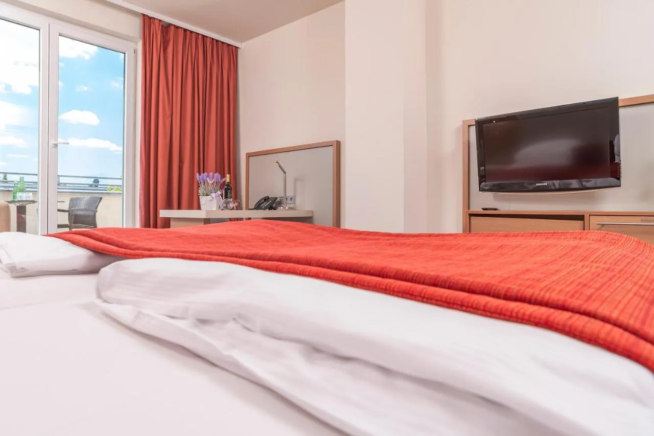 Vivo Aparthotel Vienna 4*,