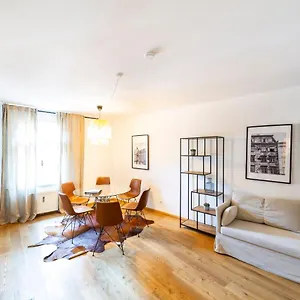  Apartman Am Glockenspielplatz Ausztria